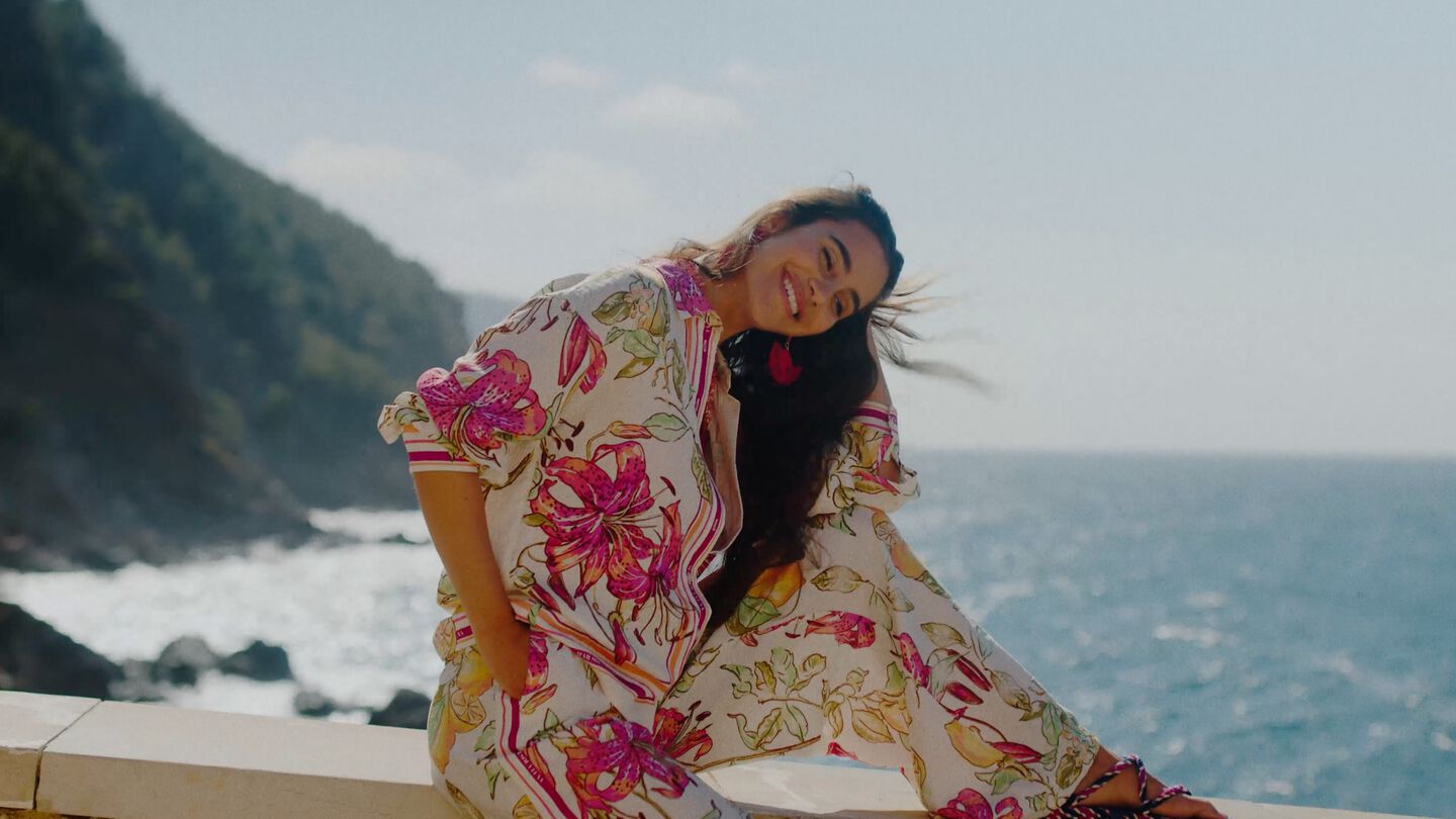 playful resort campagne van cotton club